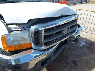 2000 Ford Super Duty F-250 XL with VIN 1FTNX20F6YEB54843, listed as a IAAI auction lot 41818448 with 225,355 mi miles. Bid and sale history available at carsss.com. Image 6.