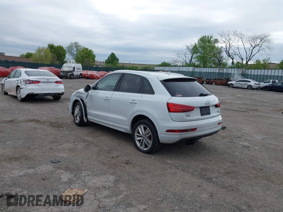 2017 Audi Q3 Premium z VIN WA1ECCFS7HR007729, wystawiony jako IAAI lot #42066580 z przebiegiem 116 460 mil mil oraz . Historia ofert i sprzedaży dostępna na DreamBid. Obrazek 3.
