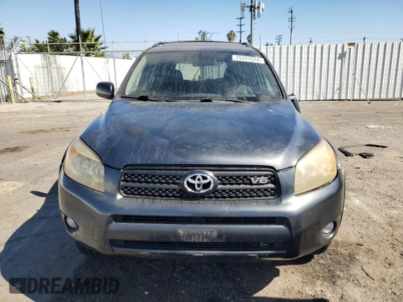 2007 Toyota RAV4 Sport z VIN JTMZK32V076009221, wystawiony jako Copart lot #75331574 z przebiegiem 214 017 mil mil oraz Szkoda całkowita • Salvage title. Historia ofert i sprzedaży dostępna na DreamBid. Obrazek 5.
