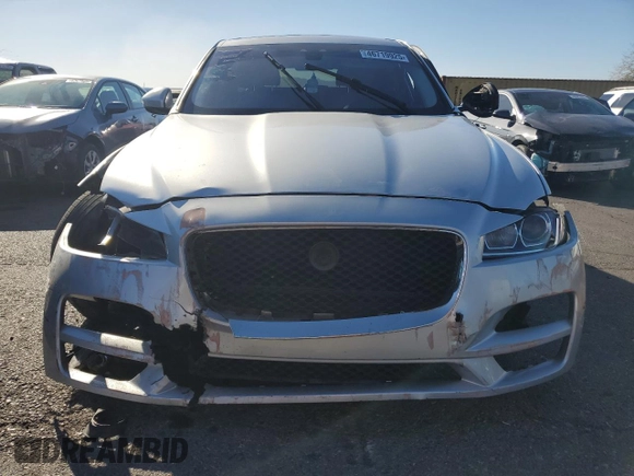 2018 Jaguar F-Pace 30t Premium with VIN SADCJ2GX8JA204022, listed as a Copart auction lot 46719925 with 133,986 mi miles and Salvage title. Bid and sale history available at DreamBid. Image 5.