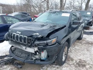 2019 Jeep Cherokee Latitude with VIN 1C4PJMCX6KD155434, listed as a IAAI auction lot 41347851 with 256,713 mi miles. Bid and sale history available at carsss.com. Image 18.