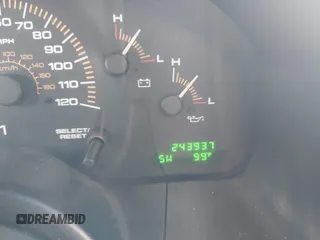 2003 Ford Expedition Special Service z VIN 1FMPU15L13LA62596, wystawiony jako IAAI lot #42262863 z przebiegiem 243 937 mil mil oraz . Historia ofert i sprzedaży dostępna na DreamBid. Obrazek 7.