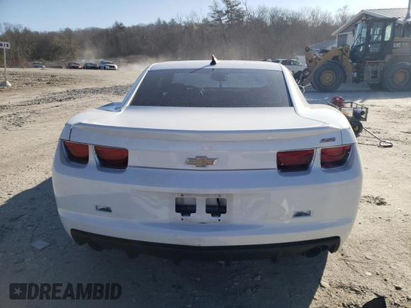 2010 Chevrolet Camaro 2SS z VIN 2G1FK1EJ5A9135194, wystawiony jako Copart lot #47948865 z przebiegiem 43 834 mil mil oraz Tytuł czysty. Historia ofert i sprzedaży dostępna na DreamBid. Obrazek 6.