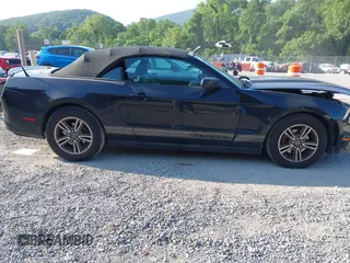 2011 Ford Mustang V6 с VIN 1ZVBP8EM6B5156965, выставлен на аукционе IAAI как лот 42600093 с пробегом 165 868 миль миль и . История ставок и продаж доступна на DreamBid. Изображение 13.