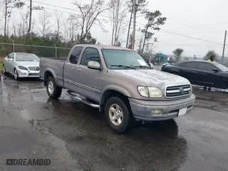 2001 Toyota Tundra Ltd with VIN 5TBBT48151S220102, listed as a IAAI auction lot 41628923 with 263,433 mi miles. Bid and sale history available at carsss.com. Image 1.