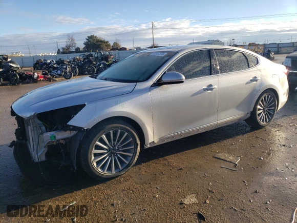 2017 Kia Cadenza Premium with VIN KNALB4J19H5050526, listed as a Copart auction lot 82837374 with 120,201 mi miles and Salvage Title. Bid and sale history available at carsss.com. Image 1.
