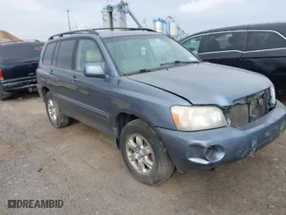2004 Toyota Highlander with VIN JTEDP21A040013204, listed as a IAAI auction lot 41694427 with 200,420 mi miles. Bid and sale history available at carsss.com. Image 1.
