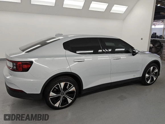 2023 Polestar 2 z VIN YSMED3KAXPL134447, wystawiony jako Copart lot #55885025 z przebiegiem 74 612 mil mil oraz Tytuł czysty. Historia ofert i sprzedaży dostępna na DreamBid. Obrazek 3.