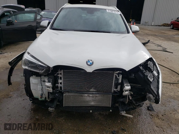 2016 BMW X1 xDrive28i with VIN WBXHT3C34G5E54286, listed as a Copart auction lot 41501873 with 30,176 mi miles. Bid and sale history available at carsss.com. Image 5.