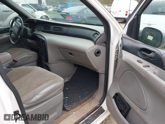 1998 Ford Windstar LX z VIN 2FMZA5148WBD66410, wystawiony jako IAAI lot #41917365 z przebiegiem 229 928 mil mil oraz . Historia ofert i sprzedaży dostępna na DreamBid. Obrazek 5.