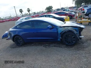 2020 Tesla Model 3 Standard Range Plus z VIN 5YJ3E1EA5LF708885, wystawiony jako IAAI lot #42172952 z przebiegiem 58 882 mil mil oraz . Historia ofert i sprzedaży dostępna na DreamBid. Obrazek 14.