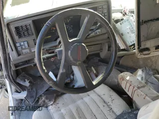 1994 Chevrolet Suburban with VIN 1GNGK26N2RJ373188, listed as a Copart auction lot 75893984 with 221,145 mi miles and Salvage Title. Bid and sale history available at carsss.com. Image 8.