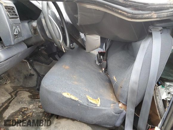 2000 Ford F-250 XL z VIN 1FTNX21L3YED48024, wystawiony jako Copart lot #85497574 z przebiegiem 181 072 mil mil oraz Nie do naprawy • Non repairable. Historia ofert i sprzedaży dostępna na DreamBid. Obrazek 7.