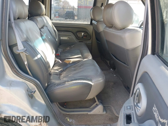 2000 GMC Denali with VIN 1GKEK13R7YR159609, listed as a IAAI auction lot 41828674 with 231,627 mi miles. Bid and sale history available at carsss.com. Image 8.