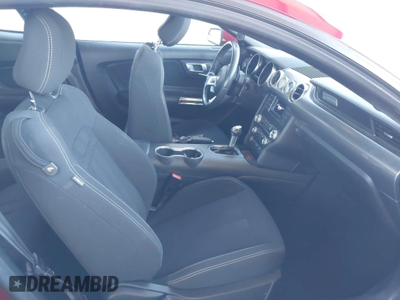 2019 Ford Mustang EcoBoost z VIN 1FA6P8TH6K5186130, wystawiony jako IAAI lot #42324251 z przebiegiem 82 674 mil mil oraz . Historia ofert i sprzedaży dostępna na DreamBid. Obrazek 5.
