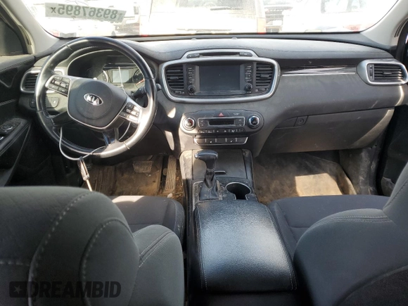 2019 Kia Sorento L z VIN 5XYPG4A32KG463068, wystawiony jako Copart lot #89367895 z przebiegiem Nie podano mil oraz Szkoda całkowita • Salvage title. Historia ofert i sprzedaży dostępna na DreamBid. Obrazek 8.