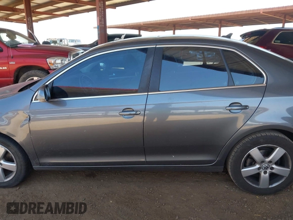 2009 Volkswagen Jetta SE с VIN 3VWRM71K19M055407, выставлен на аукционе IAAI как лот 42308740 с пробегом 201 630 миль миль и . История ставок и продаж доступна на DreamBid. Изображение 15.