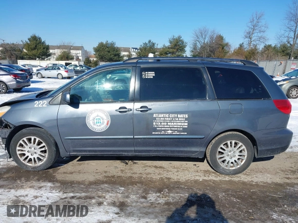 2007 Toyota Sienna XLE with VIN 5TDZK22C27S035151, listed as a IAAI auction lot 41380573 with 282,903 mi miles. Bid and sale history available at carsss.com. Image 14.