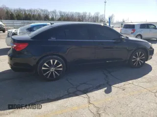 2012 Chrysler 200 S with VIN 1C3CCBHG3CN192608, listed as a Copart auction lot 47979145 with 0 mi miles and Salvage Title. Bid and sale history available at carsss.com. Image 3.