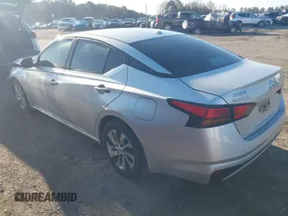 2019 Nissan Altima S with VIN 1N4BL4BV0KC186887, listed as a IAAI auction lot 41824594 with 88,911 mi miles and . Bid and sale history available at DreamBid. Image 3.
