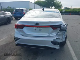2021 Kia Forte LXS z VIN 3KPF24AD0ME290833, wystawiony jako IAAI lot #42218490 z przebiegiem 102 122 mil mil oraz . Historia ofert i sprzedaży dostępna na DreamBid. Obrazek 16.