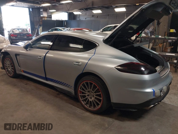 2014 Porsche Panamera 4S Executive with VIN WP0BB2A77EL062088, listed as a IAAI auction lot 41696130 with 105,177 mi miles and . Bid and sale history available at DreamBid. Image 3.