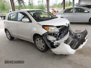 2008 Scion xD z VIN JTKKU10468J016594, wystawiony jako IAAI lot #42256882 z przebiegiem 163 457 mil mil oraz . Historia ofert i sprzedaży dostępna na DreamBid. Obrazek 1.