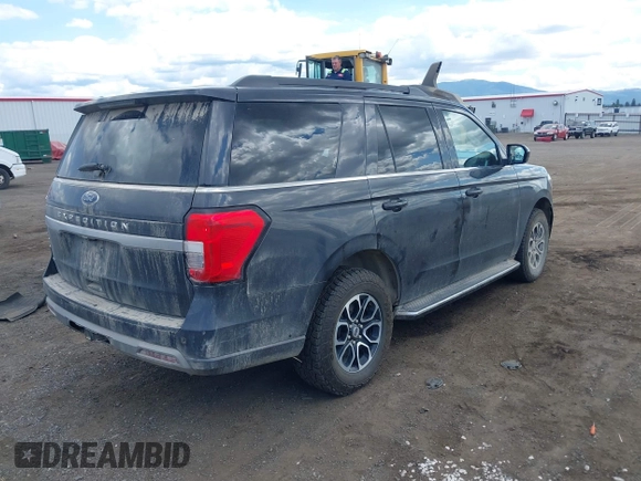 2022 Ford Expedition XLT with VIN 1FMJU1JT3NEA66717, listed as a IAAI auction lot 42674245 with 70,250 mi miles and . Bid and sale history available at DreamBid. Image 4.