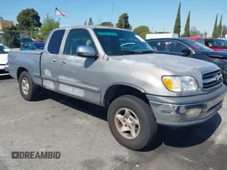 2000 Toyota Tundra SR5 with VIN 5TBRT3415YS083140, listed as a IAAI auction lot 41750409 with 273,717 mi miles and . Bid and sale history available at carsss.com. Image 1.