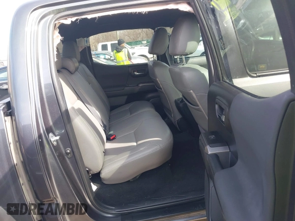 2021 Toyota Tacoma SR z VIN 3TMCZ5AN0MM392247, wystawiony jako IAAI lot #41645989 z przebiegiem 48 029 mil mil oraz . Historia ofert i sprzedaży dostępna na DreamBid. Obrazek 8.