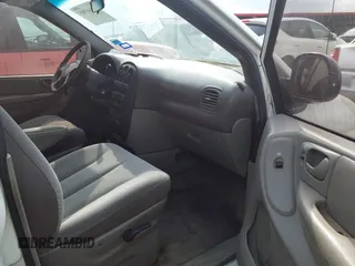 2002 Dodge Caravan Sport with VIN 2B4GP44382R741363, listed as a IAAI auction lot 42141905 with 204,793 mi miles and . Bid and sale history available at carsss.com. Image 5.