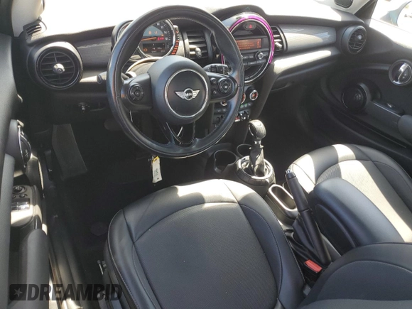 2015 MINI Hardtop with VIN WMWXM5C51FT941503, listed as a Copart auction lot 52903145 with 92,425 mi miles and Salvage Title. Bid and sale history available at DreamBid. Image 8.