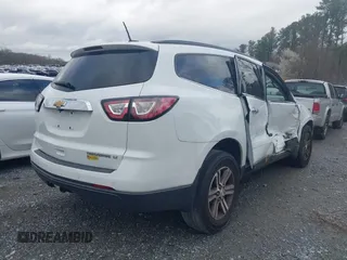 2016 Chevrolet Traverse LT z VIN 1GNKRHKD2GJ181384, wystawiony jako IAAI lot #41723981 z przebiegiem 143 263 mil mil oraz . Historia ofert i sprzedaży dostępna na DreamBid. Obrazek 4.