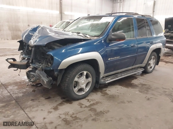2005 Chevrolet TrailBlazer LT with VIN 1GNDT13S052136871, listed as a IAAI auction lot 41644035 with 174,070 mi miles. Bid and sale history available at carsss.com. Image 2.