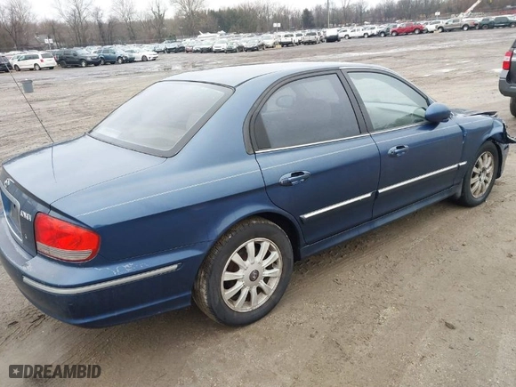 2004 Hyundai Sonata GLS with VIN KMHWF35H94A065434, listed as a IAAI auction lot 41527880 with 137,357 mi miles. Bid and sale history available at carsss.com. Image 4.