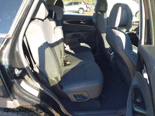 2016 Kia Sorento LX with VIN 5XYPG4A56GG140800, listed as a IAAI auction lot 41828064 with 174,113 mi miles. Bid and sale history available at carsss.com. Image 8.