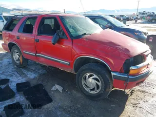 2001 Chevrolet Blazer LT with VIN 1GNDT13W81K245138, listed as a IAAI auction lot 41897423 with 267,714 mi miles and . Bid and sale history available at DreamBid. Image 1.