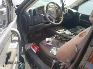 2011 GMC Sierra 2500HD SLE z VIN 1GT120C88BF155136, wystawiony jako Copart lot #68786234 z przebiegiem Nie podano mil oraz Szkoda całkowita • Salvage title. Historia ofert i sprzedaży dostępna na DreamBid. Obrazek 8.
