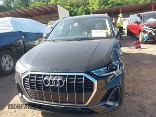 2024 Audi Q3 S line Premium z VIN WA1DECF35R1095131, wystawiony jako IAAI lot #42313681 z przebiegiem 31 510 mil mil oraz . Historia ofert i sprzedaży dostępna na DreamBid. Obrazek 11.
