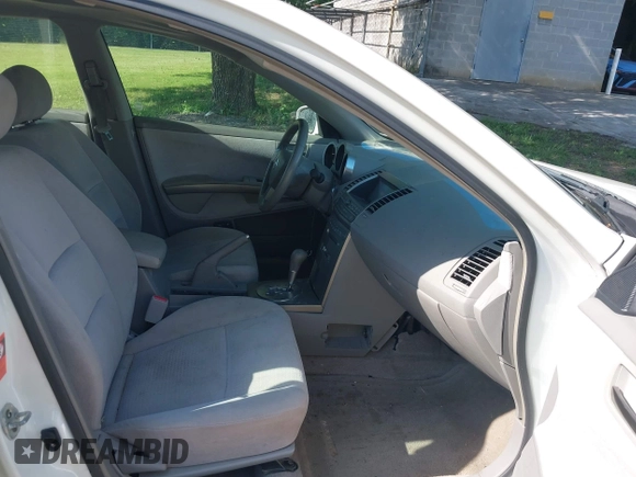 2004 Nissan Maxima SL with VIN 1N4BA41E24C882953, listed as a IAAI auction lot 42128172 with 190,413 mi miles and . Bid and sale history available at DreamBid. Image 5.