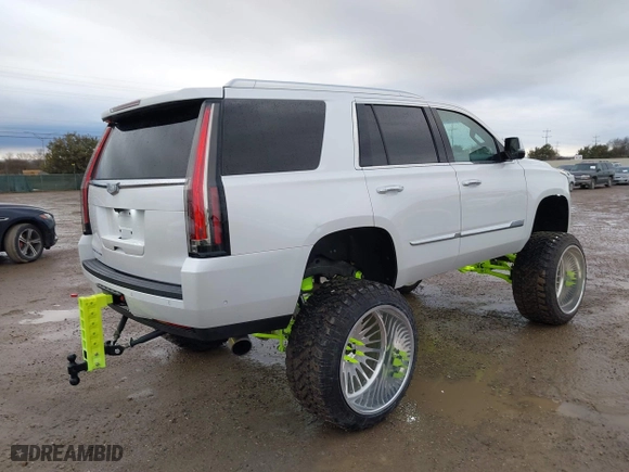 2020 Cadillac Escalade Luxury with VIN 1GYS3BKJ6LR124477, listed as a IAAI auction lot 41471894 with 42,439 mi miles. Bid and sale history available at carsss.com. Image 4.