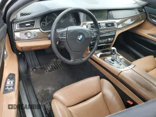 2011 BMW 7 Series 740i z VIN WBAKA4C51BC612517, wystawiony jako Copart lot #76987474 z przebiegiem Nie podano mil oraz Szkoda całkowita • Salvage title. Historia ofert i sprzedaży dostępna na DreamBid. Obrazek 8.