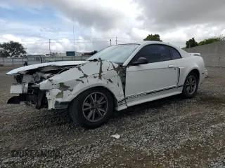 2000 Ford Mustang z VIN 1FAFP4045YF132735, wystawiony jako Copart lot #55659935 z przebiegiem Nie podano mil oraz Szkoda całkowita • Salvage title. Historia ofert i sprzedaży dostępna na DreamBid. Obrazek 1.