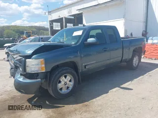 2009 Chevrolet Silverado 1500 LT with VIN 1GCEK29099Z214279, listed as a IAAI auction lot 42112324 with 55,953 mi miles and . Bid and sale history available at DreamBid. Image 2.