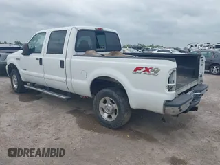 2006 Ford Super Duty F-250 XL with VIN 1FTSW21P76EB12899, listed as a IAAI auction lot 42137172 with 211,705 mi miles. Bid and sale history available at carsss.com. Image 3.