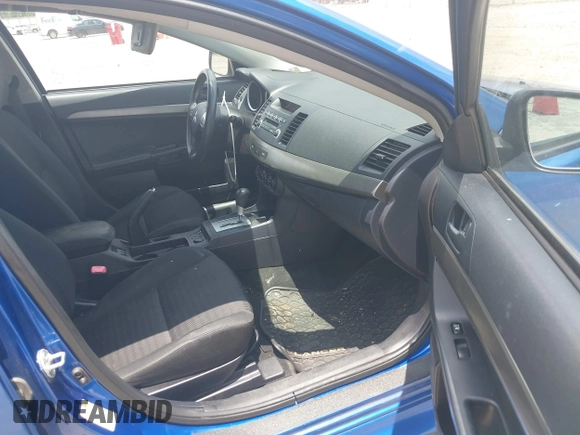2012 Mitsubishi Lancer SE z VIN JA32V2FW0CU012937, wystawiony jako IAAI lot #42602100 z przebiegiem 143 946 mil mil oraz . Historia ofert i sprzedaży dostępna na DreamBid. Obrazek 5.