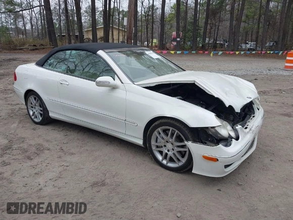 2009 Mercedes-Benz CLK 350 z VIN WDBTK56F59T110276, wystawiony jako IAAI lot #41800341 z przebiegiem 157 883 mil mil oraz . Historia ofert i sprzedaży dostępna na DreamBid. Obrazek 1.