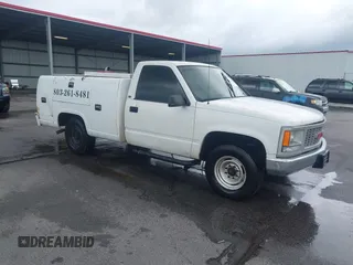 2000 GMC Sierra 3500 z VIN 1GDGC34R1YF451961, wystawiony jako IAAI lot #42246911 z przebiegiem 192 926 mil mil oraz . Historia ofert i sprzedaży dostępna na DreamBid. Obrazek 1.