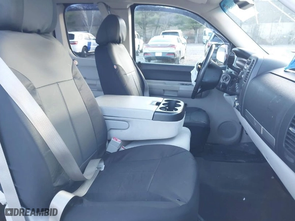 2008 Chevrolet Silverado 1500 LT w/1LT with VIN 1GCEK19J28Z330179, listed as a IAAI auction lot 41053805 with 143,670 mi miles. Bid and sale history available at carsss.com. Image 5.