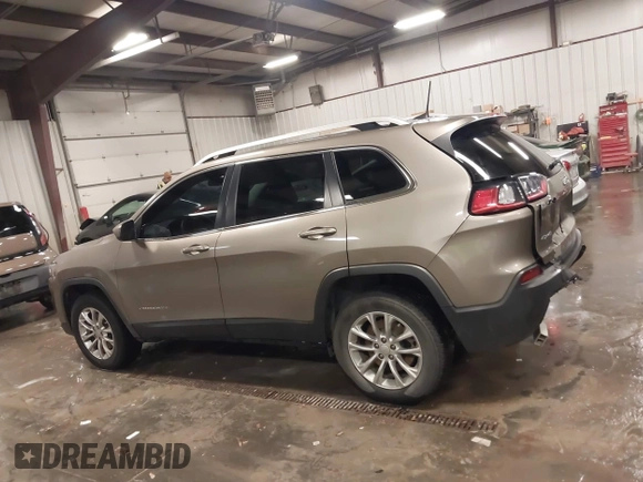 2019 Jeep Cherokee Latitude with VIN 1C4PJMCX3KD356109, listed as a IAAI auction lot 41211181 with 84,072 mi miles. Bid and sale history available at carsss.com. Image 14.